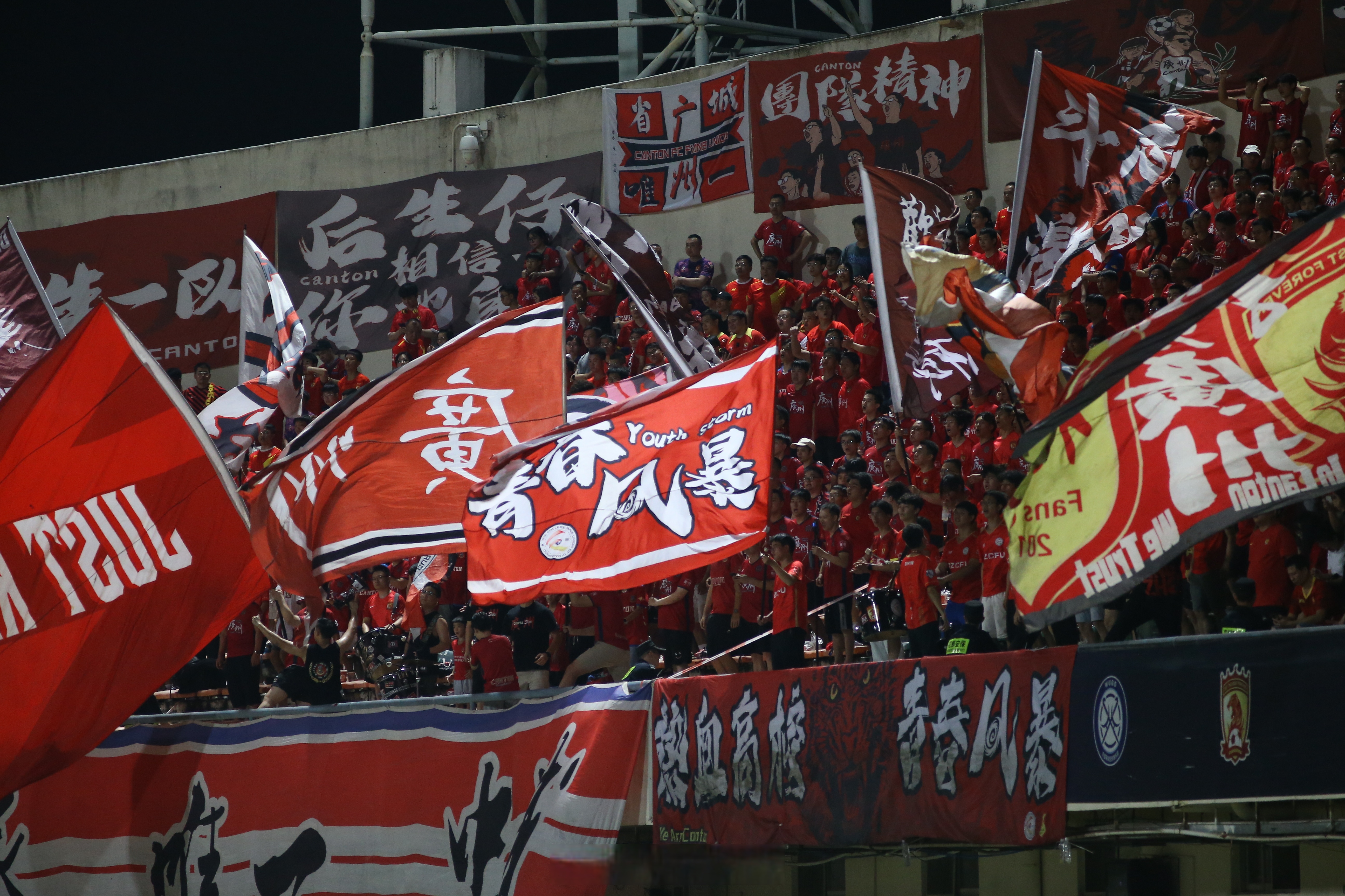 热血对抗，亚洲球队决胜千里 