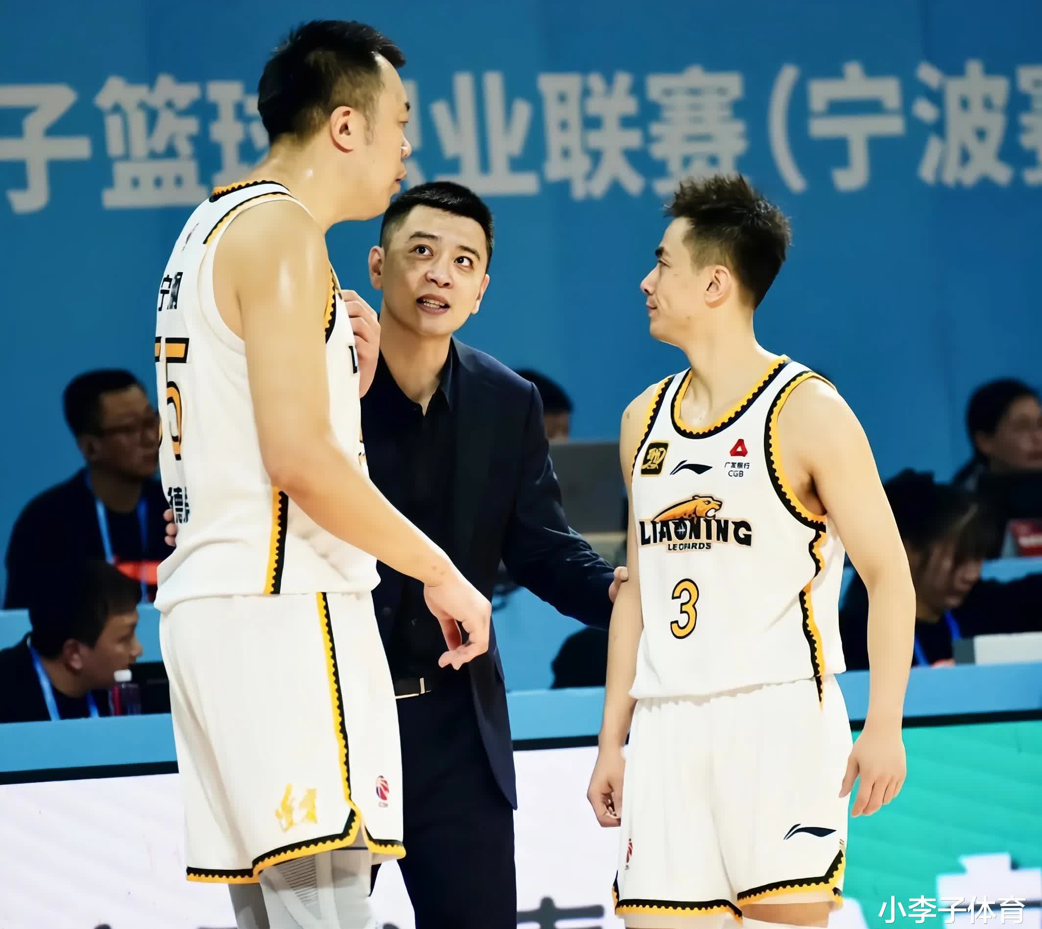 浙江男篮备战下一场，球员训练全力以赴 